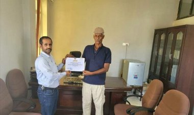 مدير عام صحة شبوة يكرم مدير إدارة الأدلة الجنائية بإدارة البحث بالمحافظة