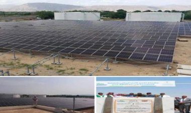 استكمال أعمال تركيب الألواح الشمسية الخاصة بحقل مياه بئر أحمد بالعاصمة عدن