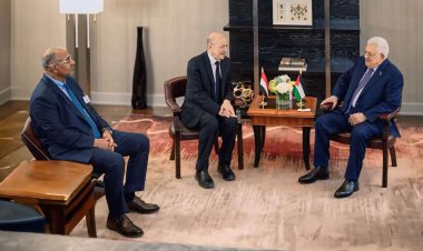 الرئيس الزُبيدي يلتقي الرئيس الفلسطيني محمود عباس