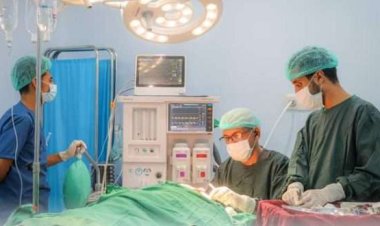 نجاح عمليات جراحية للدكتور “قاسم الأصبحي” في مستشفى عدن التعاوني الخيري ‏