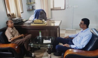 الأستاذ باضروس والمهندس باسمير يناقشان ترتيب أوضاع العاملين بميناء المكلا وآلية ضمان كامل حقوقهم