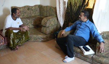 انتقالي العاصمة عدن يطمئن على صحة والد الشهيد علي الصمدي