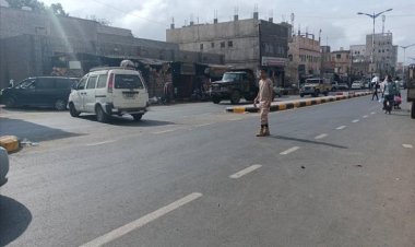 مكتب الأشغال العامة في ردفان يواصل حملة إزالة عوائق الطرق