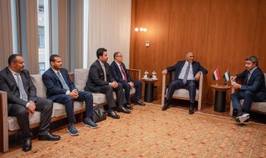 الرئيس الزُبيدي يبحث مع وزير الخارجية الإماراتي العلاقات الثنائية وآفاق التعاون المشترك