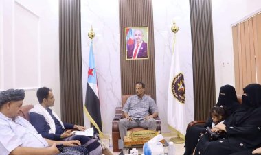 القميري يتفقد سير عمل تنفيذية انتقالي المهرة