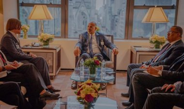 الرئيس الزُبيدي يشيد بالتدخلات الإنسانية للجنة الدولية للصليب الأحمر في بلادنا