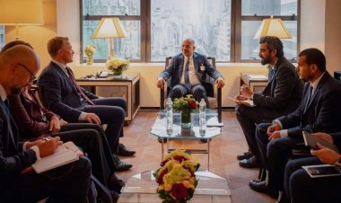 الرئيس الزُبيدي يبحث مع نائب وزير خارجية النرويج تداعيات التصعيد الحوثي ضد خطوط الملاحة الدولية