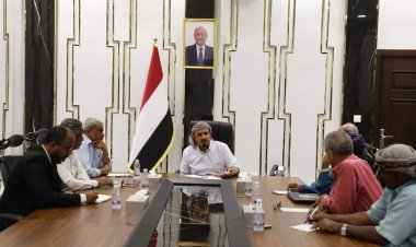 محافظ حضرموت يلتقي لجنة التواصل المنبثقة عن مخرجات اللقاء الموسع لهيئات المجلس الانتقالي الجنوبي بحضرموت