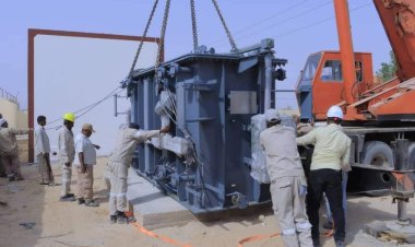 وصول ثاني المحولات بقدرة 20-25 ميقا وتنزيله بمحطة المنبعث التحويلية بالقطن