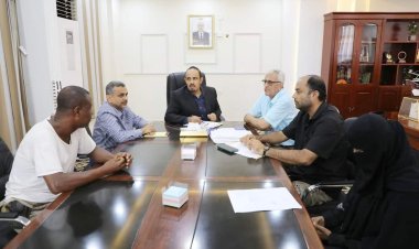 محافظ حضرموت يوجه بتقديم المساعدة اللازمة للأسرة المتضررة من حريق التهم منزلها بالمكلا