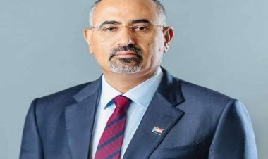 الرئيس الزُبيدي يُعزَّي في وفاة الشيخ جمعان الكثيري