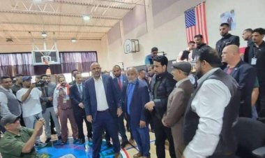 الرئيس الزُبيدي يزور مركز عدن بمدينة شيكاغو ويطّلع على أنشطته التعليمية والثقافية