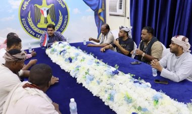 رئيس تنفيذية انتقالي حضرموت يلتقي شباب الغضب من أوائل مناضلي الثورة الجنوبية