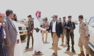 محافظ حضرموت يتفقد سير العمل بميناء الوديعة البري ويطلع على أعمال التوسعة والتأهيل