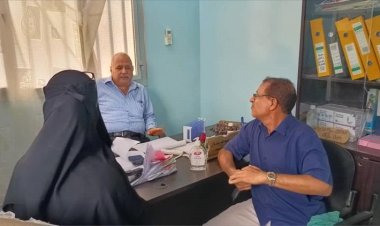 مدير عام الصحة بالعاصمة عدن يتفقد مركز رعاية الأم والطفل في مديرية المنصورة