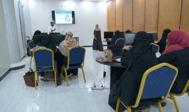 إدارة تنمية المرأة في المنصورة ومؤسسة SOS للتنمية تنظمان دورة في مهارات الحاسوب لدعم تمكين النساء في العاصمة عدن.