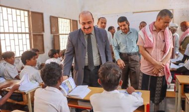 المدير باعبّاد يتفقد سير الدراسة بمدرسة الرحمة للتعليم الأساسي بمنطقة (الهمة) مديرية غيل باوزير