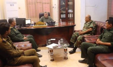 العميد المنهالي يلتقي مدير أمن مديرية غيل بن يمين لمناقشة الأوضاع الأمنية في المديرية