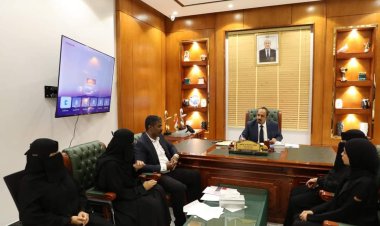 محافظ حضرموت يوجّه بدعم إنجاح مبادرات تعزيز الوعي بالتغيرات المناخية ومكافحة جرائم الابتزاز الالكتروني