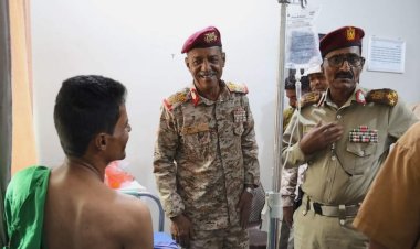 اللواء بارجاش يزور جرحى حادث مروري من منتسبي لواء بارشيد