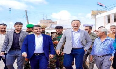 المحافظ لملس يفتتح عدد من المشاريع بالشيخ عثمان ويشيد بجهود المجلس المحلي