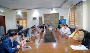 وزير الدولة محافظ عدن يفتتح عدداً من مشاريع البرنامج الاستثماري بمديرية الشيخ عثمان