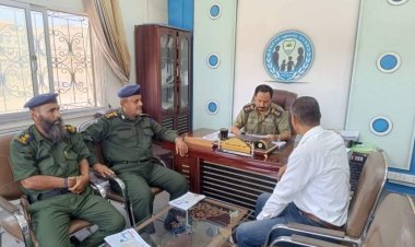 مدير عام مديرية غيل باوزير يلتقي بمدير الأحوال المدنية بساحل حضرموت
