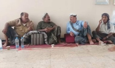 رئيس تنفيذية انتقالي شبوة يؤدي واجب العزاء في وفاة عوض طالب مجور