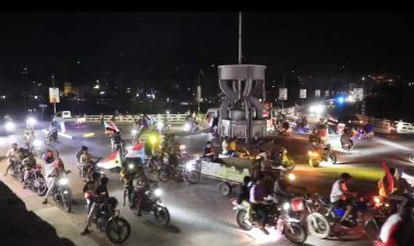 رئيس تنفيذية انتقالي حضرموت يشيد بخروج أبناء المكلا في مسيرات حاشدة أحياءً لذكرى 14 أكتوبر