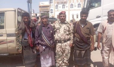 قائد اللواء الثاني مشاة بحري بمحافظة شبوة يقوم بزيارة الى مديرية أحور