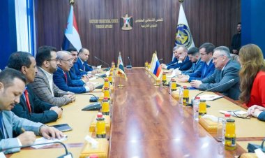 رئيس الجمعية الوطنية يبحث مع مدير إدارة الشرق الأوسط وشمال أفريقيا بالخارجية الروسية ترتيبات إعادة فتح القنصلية الروسية بالعاصمة عدن