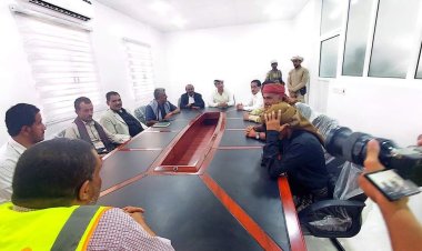 باعوم والشقي ولحمر يتفقدون مشروع إنشاء محطة الطاقة الشمسية في شبوة.