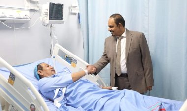 محافظ حضرموت يطمئن على صحة مدير عام مصلحة شؤون القبائل بالوادي والصحراء الشيخ خالد الكثيري