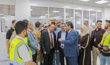وزير النقل يدشن مركز الصيانة الإقليمي في مطار عدن
