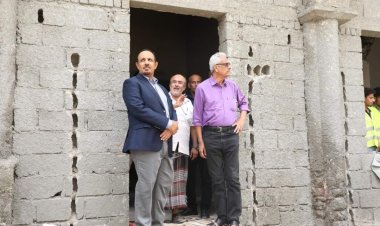 محافظ حضرموت يتفقد أعمال إعادة التأهيل بإدارات مكتب المالية "المستشارية سابقًا" ويؤكد الاهتمام بصيانة المبنى التاريخي