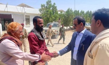 بن الوزير يتفقد مستشفيات رضوم ومدارسها ويلتقي المواطنين