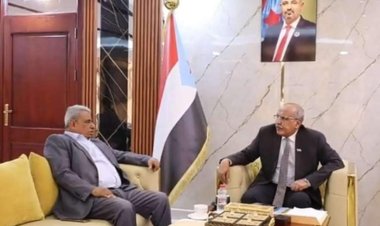 الكثيري يتسلّم التقرير النهائي لعمل لجنة التواصل لتحقيق مطالب حضرموت