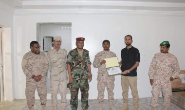 مكتب التوجيه المعنوي بالقيادة والسيطرة يختتم دورته التخصصية عن الإلقاء والإعلام العسكري