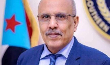 الكثيري يُعزَّي في وفاة الشخصية الوطنية والنضالية البارزة الشيخ محمد عبدالله الحامد