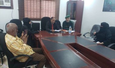 رئيس نيابة استئناف شمال عدن يتفقد أوضاع المحتجزين في مركز شرطة المنصورة