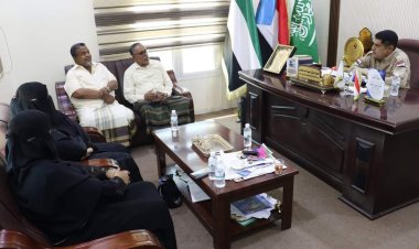 رئيس تنفيذية انتقالي حضرموت يلتقي مدير مكتب التربية والتعليم بمديرية المكلا