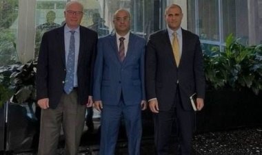 وزير المالية يلتقي في واشنطن المبعوث الأمريكي إلى اليمن