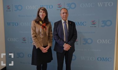 وزير الصناعة والتجارة يؤكد على أهمية تعزيز العلاقات الثنائية مع منظمة التجارة العالمية