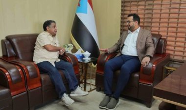 العولقي يلتقي مدير قناة (الجمهورية) ويناقش نشاطها البرامجي في العاصمة عدن