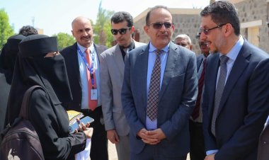 رئيس الوزراء يؤكد الحرص على تطوير وتأهيل معهد أمين ناشر للعلوم الصحية