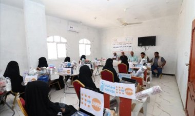 الوصول الإنساني توزع منح تمكين اقتصادي لـ 12 امرأة بشبوة