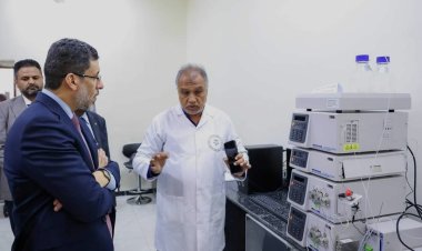 رئيس الوزراء يزور المركز الوطني للطب الشرعي ويؤكد على دوره في إحقاق العدالة