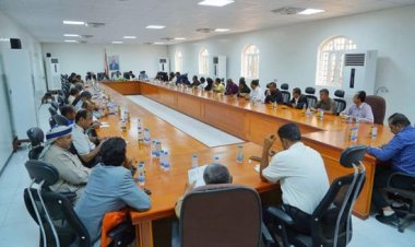 تنفيذي شبوة يستعرض تقارير أداء عدد من الجهات الحكومية