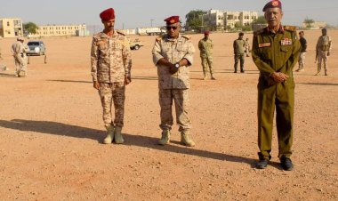 قائد المنطقة العسكرية الثانية يختتم الدورة التخصصية لمدفع 23مم م/ط و يدشن مشروع مخبز رغيف خاص باللواء الريان