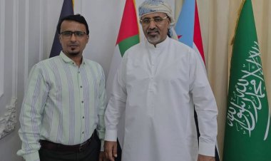 الرئيس الزُبيدي يشيد بموهبة الشاعر المحوري المشارك في مسابقة أمير الشعراء بأبوظبي